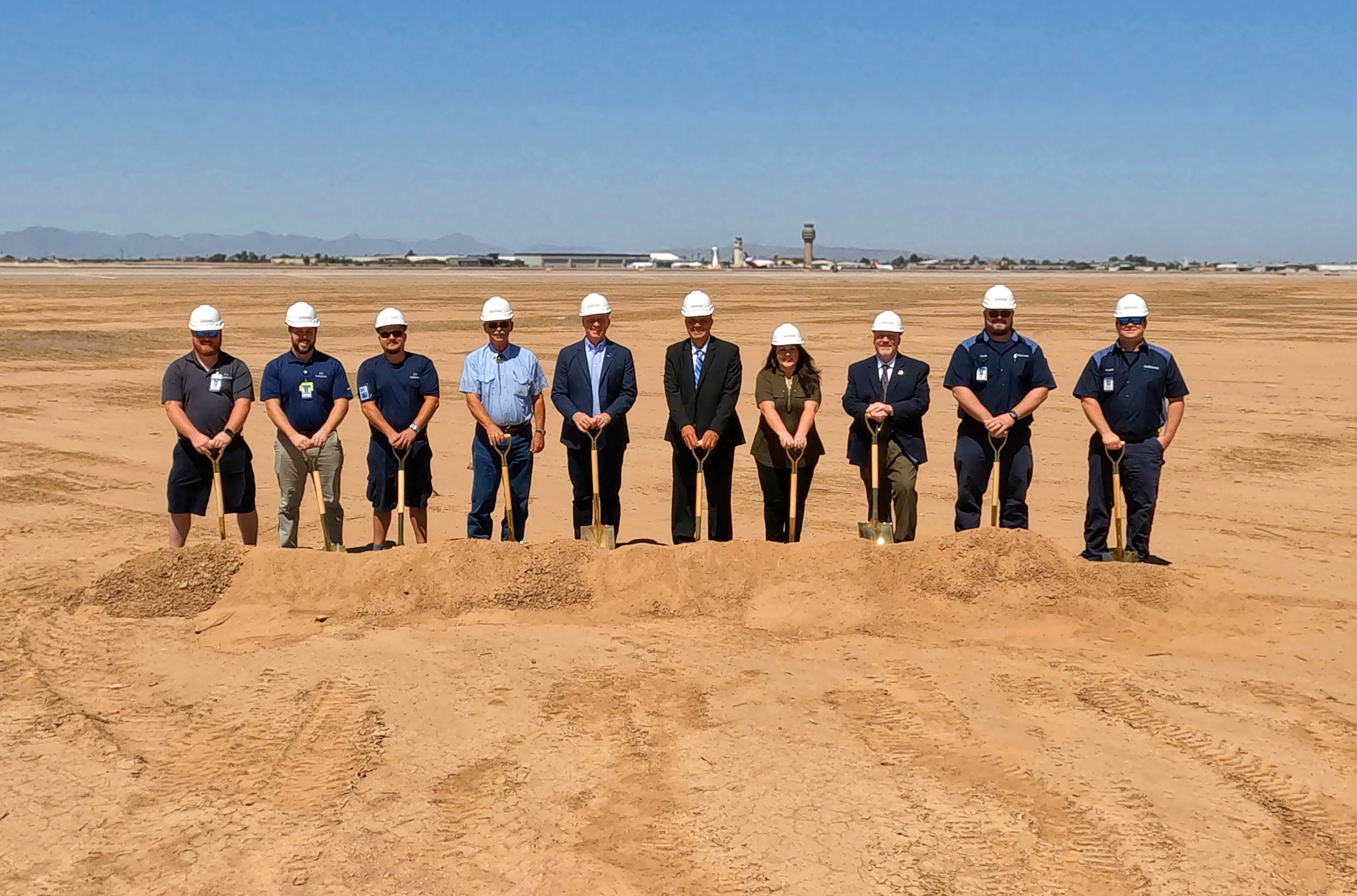 Groundbreaking  ceremony  for  the  Gulfstream’s  brand  new  Maintenance , Repair  and  Overhaul  facility at  Phoenix-Mesa  Gateway  Airport !